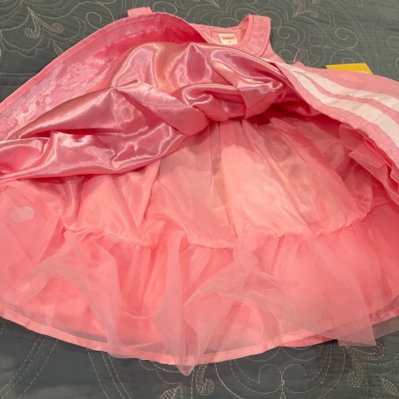 Beautiful dress by Gymboree new with tags never worn …check out the back - Picture 3 of 5